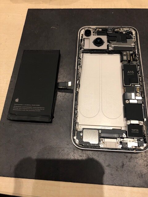 久御山店】iPhone14のバッテリー交換修理のご紹介【伏見区からご来店